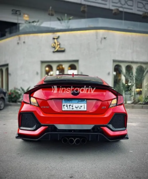 Honda Civic 2018 White Used for Sale - 7