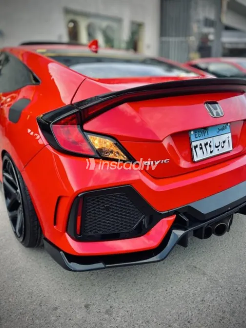 Honda Civic 2018 White Used for Sale - 9