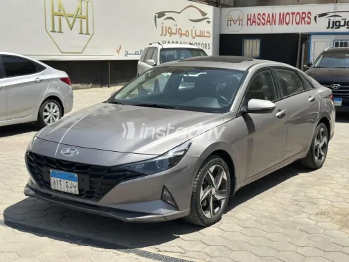 هيونداي إلنترا 2022 رمادي مستعملة للبيع - 2