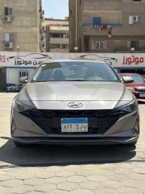 هيونداي إلنترا 2022 رمادي مستعملة للبيع - 6