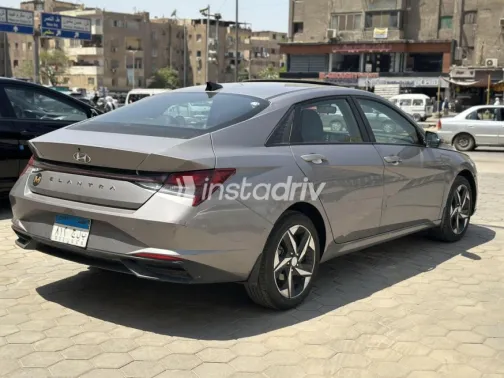 هيونداي إلنترا 2022 رمادي مستعملة للبيع - 8
