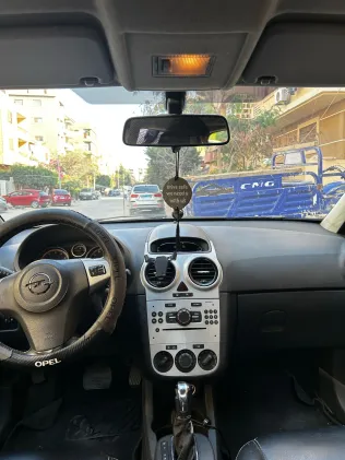 اوبل كورسا 2013 أبيض مستعملة للبيع