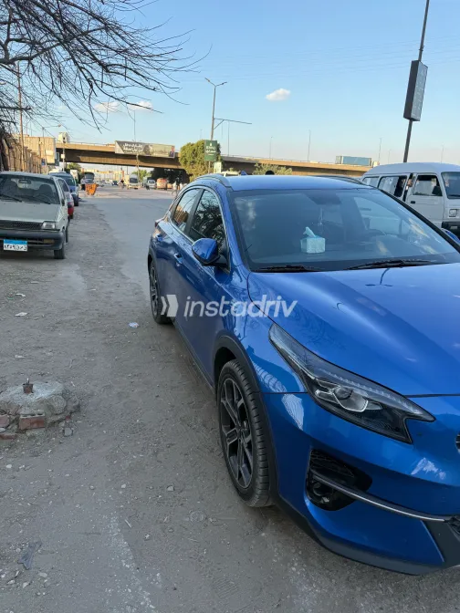 Kia Xceed 2022 Blue Used for Sale - 5