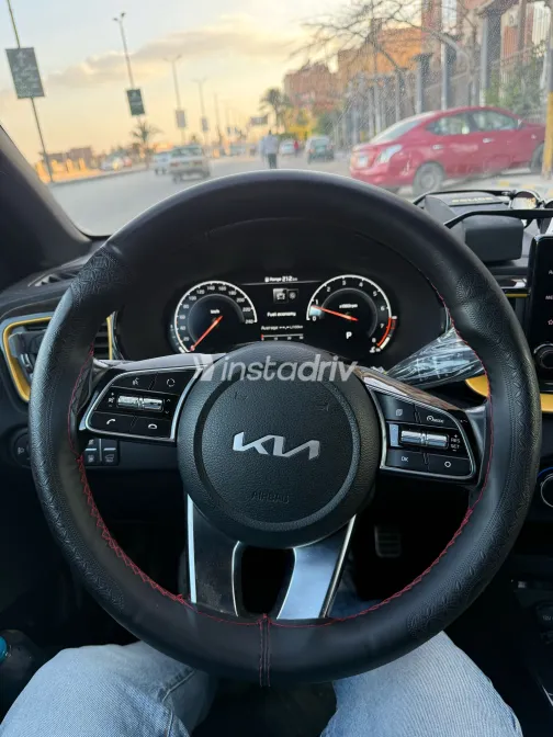 Kia Xceed 2022 Blue Used for Sale - 9