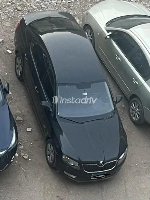 سكودا اوكتافيا A7 2016 أسود مستعملة للبيع - 4