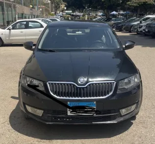 سكودا اوكتافيا A7 2016 أسود مستعملة للبيع