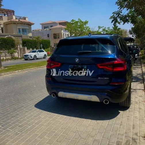 بي ام دبليو X3 2019 أزرق غامق مستعملة للبيع - 2