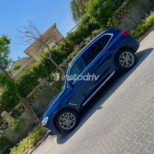 بي ام دبليو X3 2019 أزرق غامق مستعملة للبيع - 3