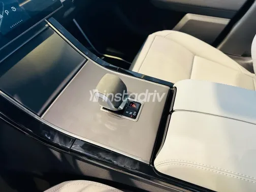 Land Rover Velar 2024 White Used for Sale - 5