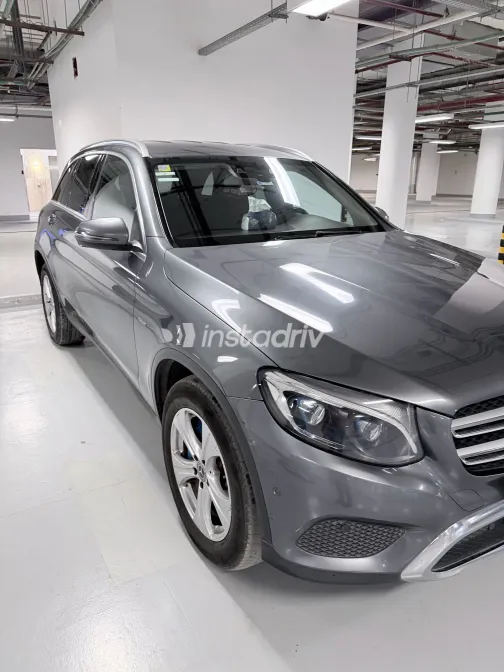 Mercedes GLC 300 2018 Gray Used for Sale - 4