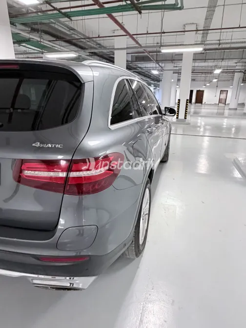Mercedes GLC 300 2018 Gray Used for Sale - 5