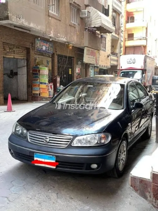 نيسان صنى 2008 أبيض مستعملة للبيع - 1