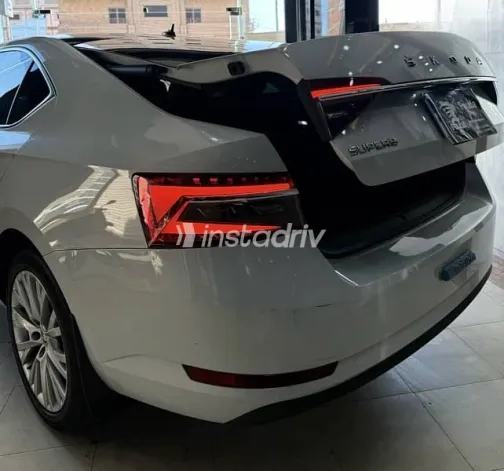 سكودا سوبيرب 2024 أبيض مستعملة للبيع - 10