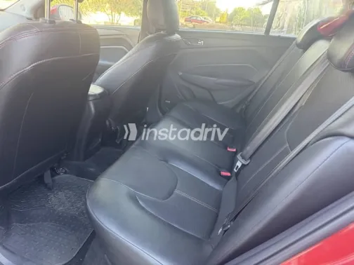 Chery Arrizo 5 2023 Red Used for Sale - 4