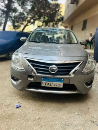 نيسان صنى 2023 فضي مستعملة للبيع