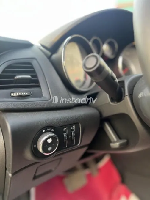 اوبل أسترا 2018 أبيض مستعملة للبيع - 6