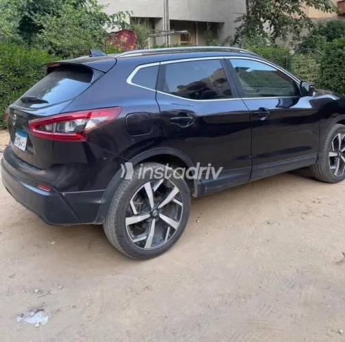 Nissan Qashqai 2019 White Used for Sale - 3