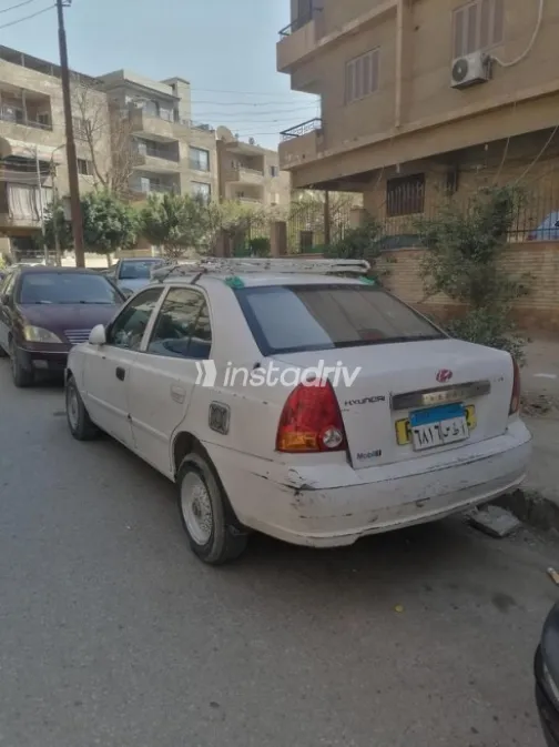 Hyundai Verna 2011 White Used for Sale - 2