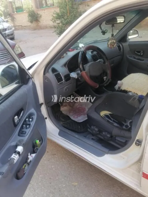 Hyundai Verna 2011 White Used for Sale - 3