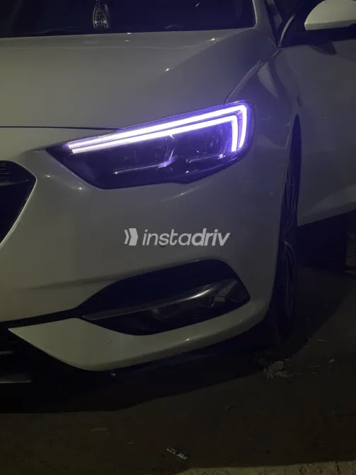 Opel Insignia 2019 White Used for Sale - 1