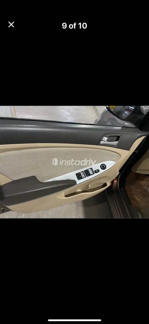 Hyundai Accent 2011 Gold Used for Sale - 3