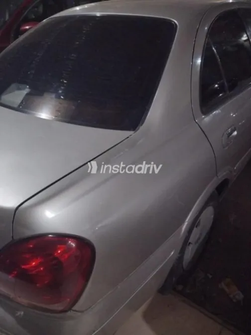 نيسان صنى 2005 ذهبي مستعملة للبيع - 2