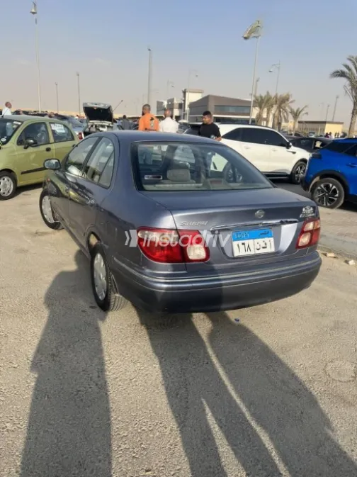 نيسان صنى 2002 أزرق غامق مستعملة للبيع - 3