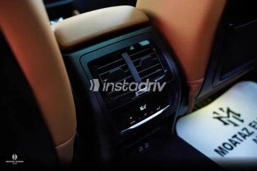 بي ام دبليو X4 2024 أزرق غامق مستعملة للبيع - 7