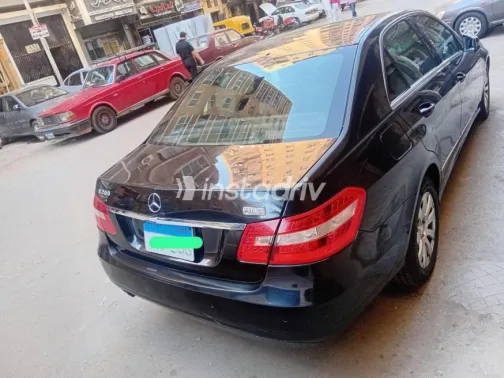 Mercedes E 200 2013 Black Used for Sale - 4