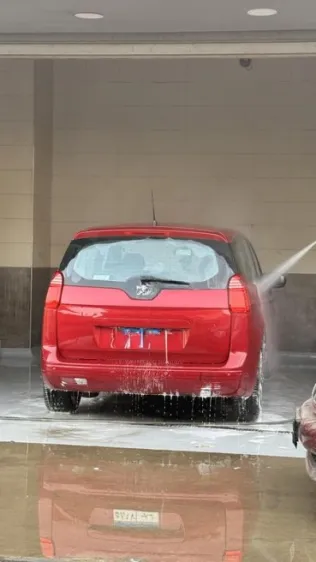 Peugeot 5008 2011 Red Used for Sale