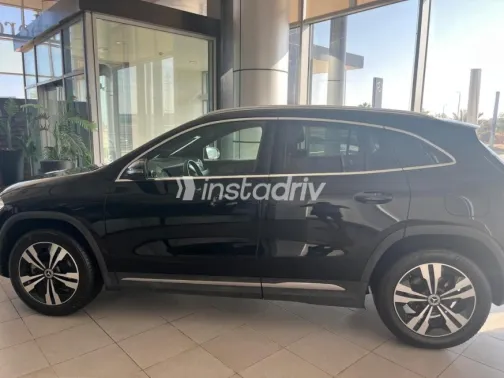 مرسيدس CLA 200 2022 أسود مستعملة للبيع - 3