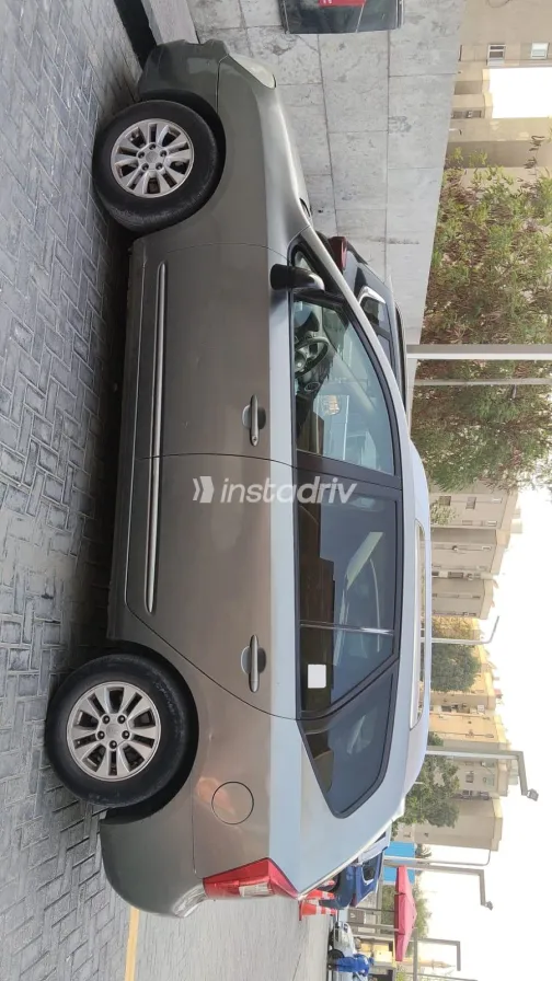Kia Carens 2012 Gray Used for Sale - 1