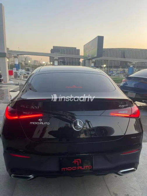 مرسيدس GLC 300 2024 أسود مستعملة للبيع - 7