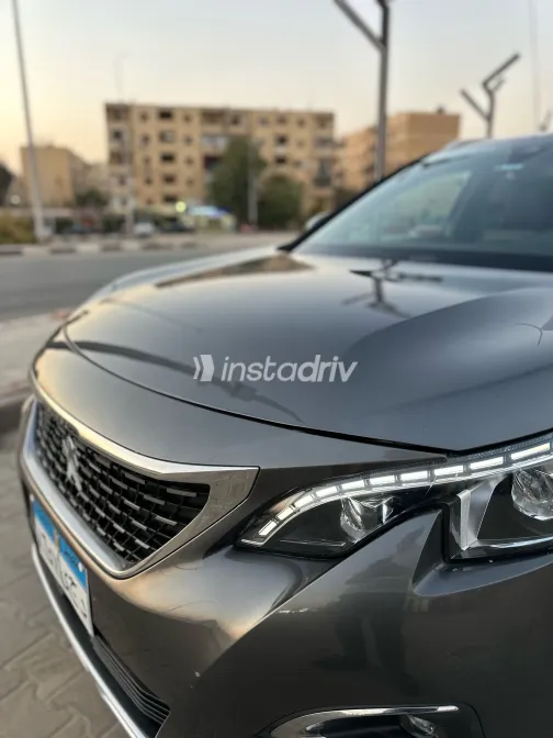 Peugeot 3008 2020 Gray Used for Sale - 5