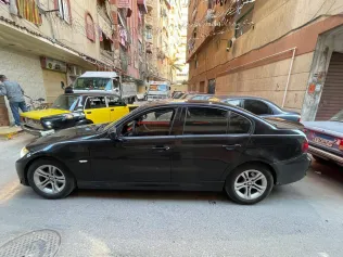 بي ام دبليو 318 2012 أسود مستعملة للبيع