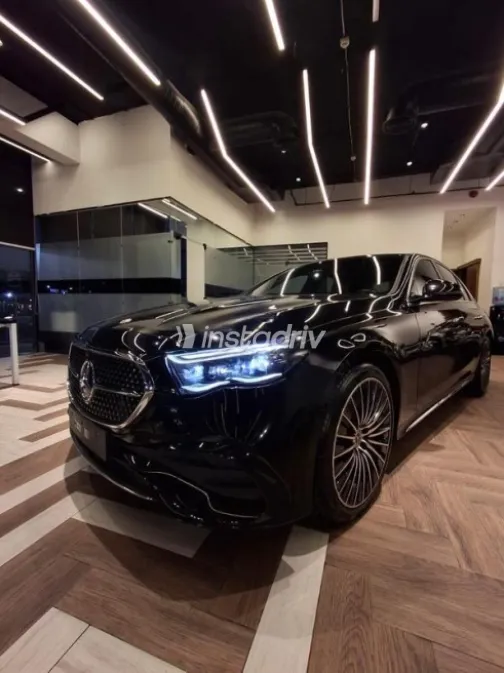 مرسيدس E 300 2024 أسود مستعملة للبيع - 9