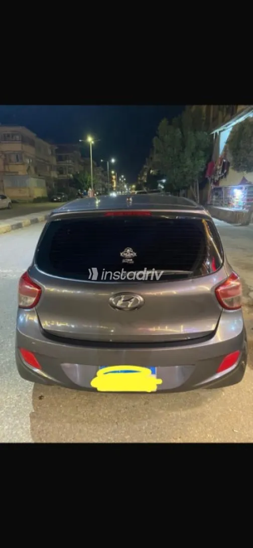 Hyundai Grand i10 2017 White Used for Sale - 1