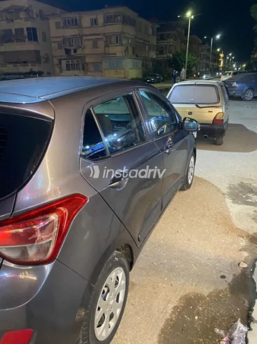 Hyundai Grand i10 2017 White Used for Sale - 2