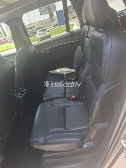 فولفو XC90 2025 ذهبي مستعملة للبيع - 7