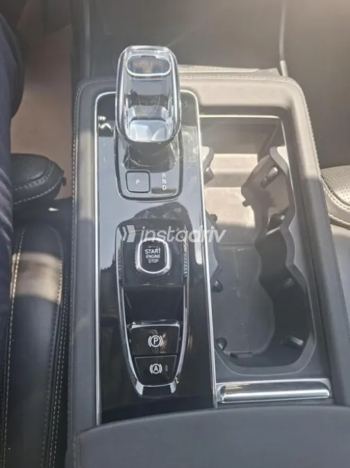 فولفو XC90 2025 ذهبي مستعملة للبيع - 9