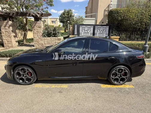 Alfa Romeo Giulia 2026 Black Used for Sale - 8