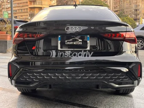 اودي A3 2025 أسود مستعملة للبيع - 4