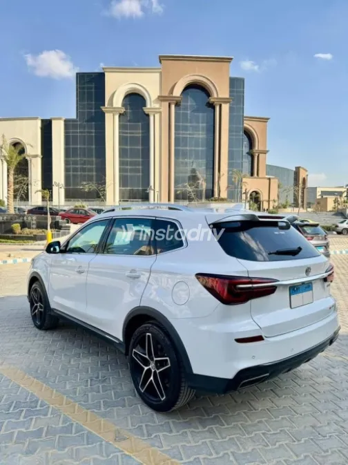 ام جى ار اكس 5 2023 أبيض مستعملة للبيع - 4