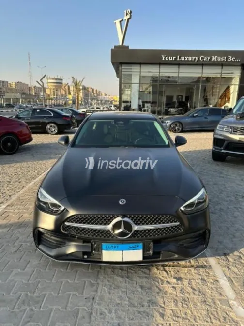 مرسيدس C 180 2022 أسود مستعملة للبيع - 1