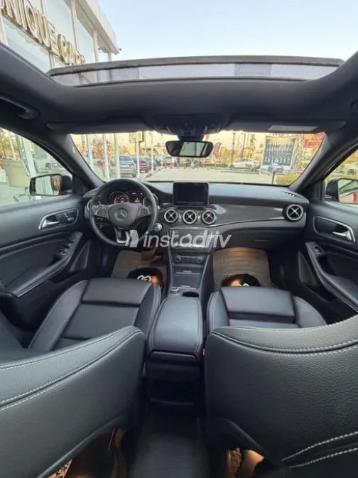 Mercedes GLA 200 2020 Red Used for Sale - 5