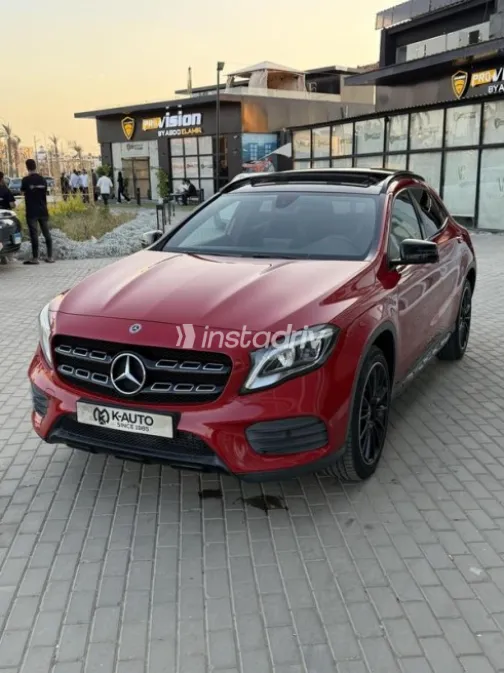 Mercedes GLA 200 2020 Red Used for Sale - 6