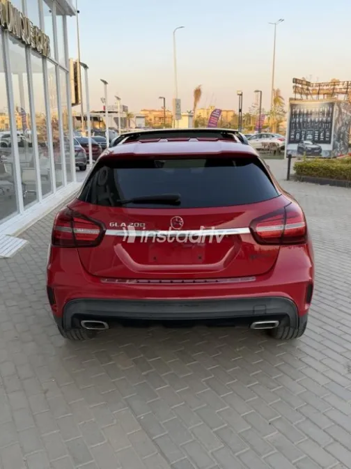 Mercedes GLA 200 2020 Red Used for Sale - 7