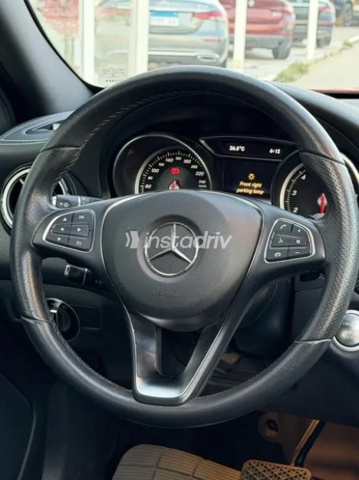 Mercedes GLA 200 2020 Red Used for Sale - 8