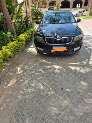 سكودا اوكتافيا A7 2015 أسود مستعملة للبيع