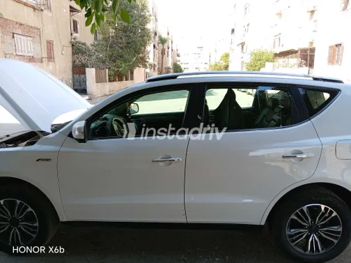 جيلي امجراند X7 2019 أبيض مستعملة للبيع - 5